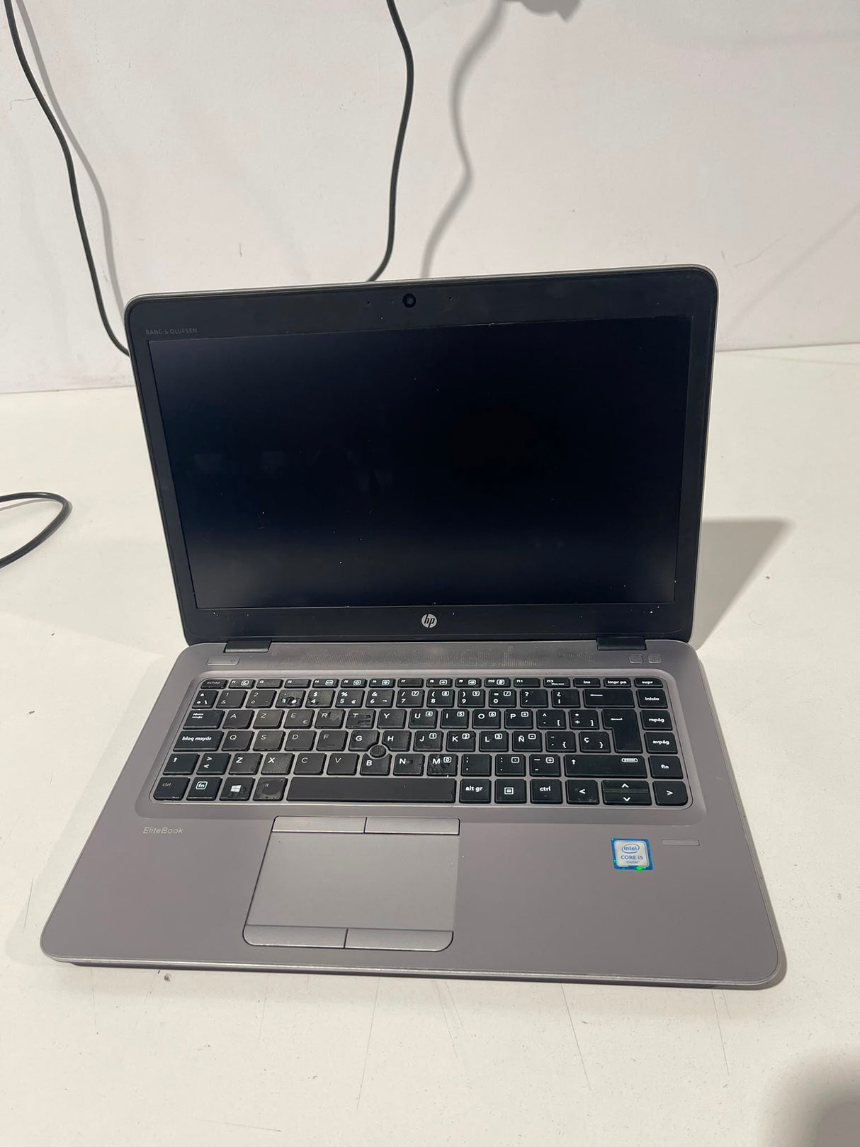 HP EliteBook 840 G3 Reacondicionado GRADO B — 14" FHD, Intel Core i5-6300U, 16GB RAM, SSD | Teclado con desgaste